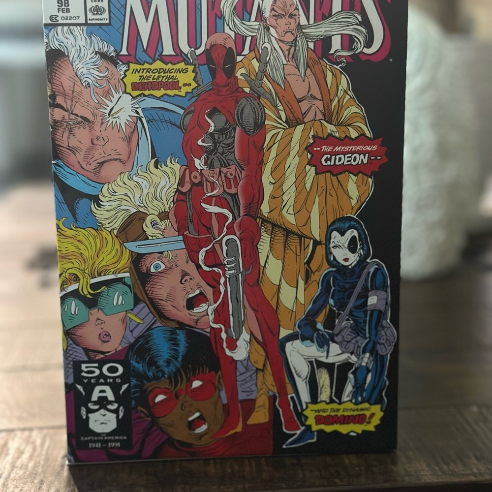 Todd McFarlane Comic Book Statues Deadpool